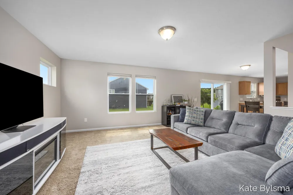 4614 Quaker Hill Court Kentwood, MI 49512