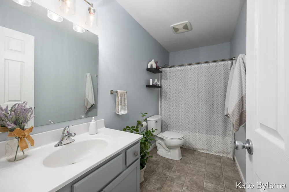 4614 Quaker Hill Court Kentwood, MI 49512