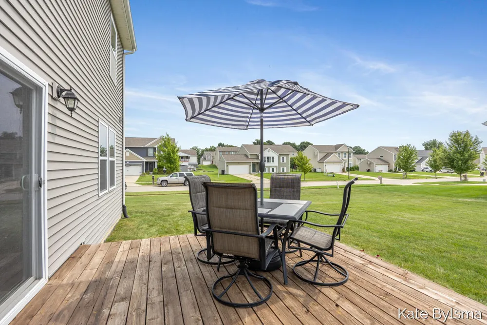 4614 Quaker Hill Court Kentwood, MI 49512