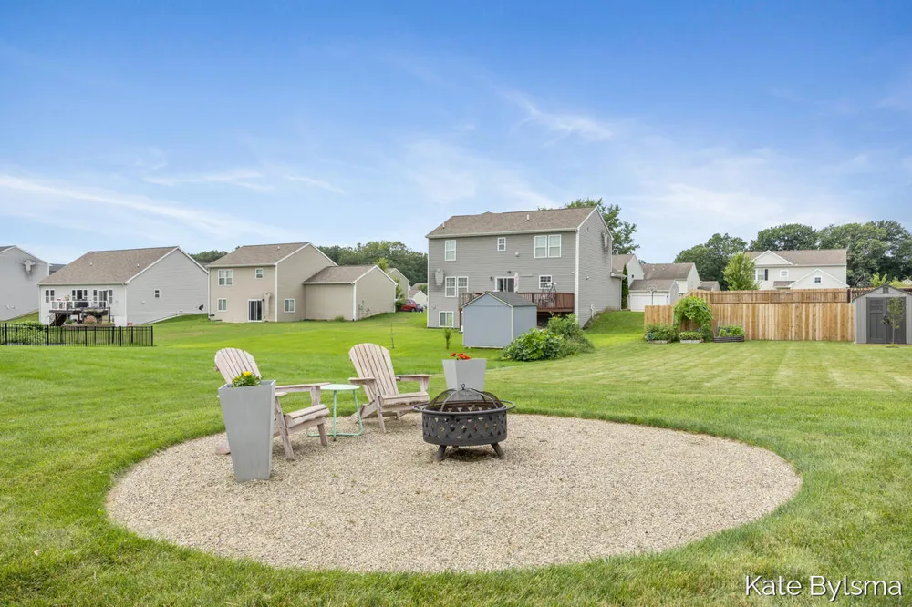 4614 Quaker Hill Court Kentwood, MI 49512