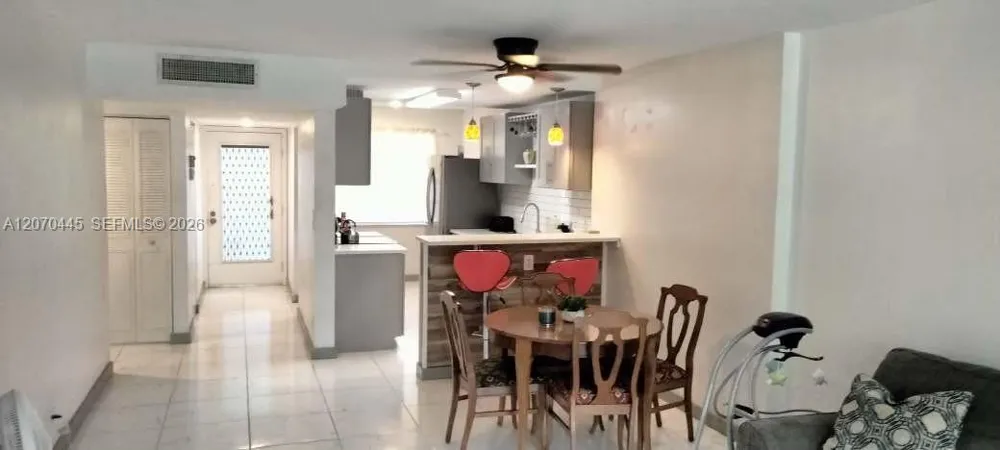 3001 NW 48th Ave #333 Lauderdale Lakes, FL 33313