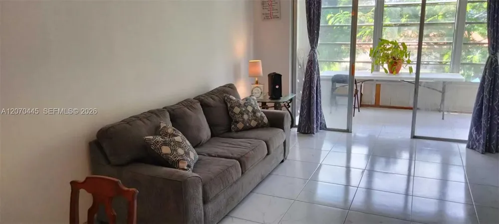 3001 NW 48th Ave #333 Lauderdale Lakes, FL 33313