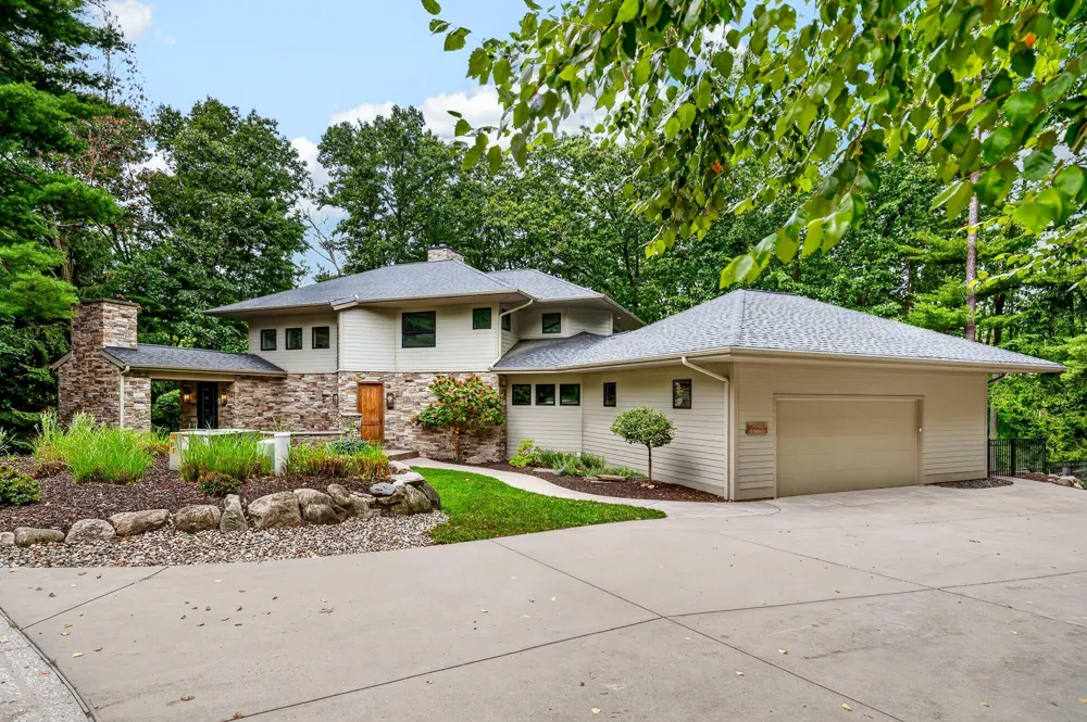 2246 Shelter Pointe Drive Kalamazoo City, MI 49008