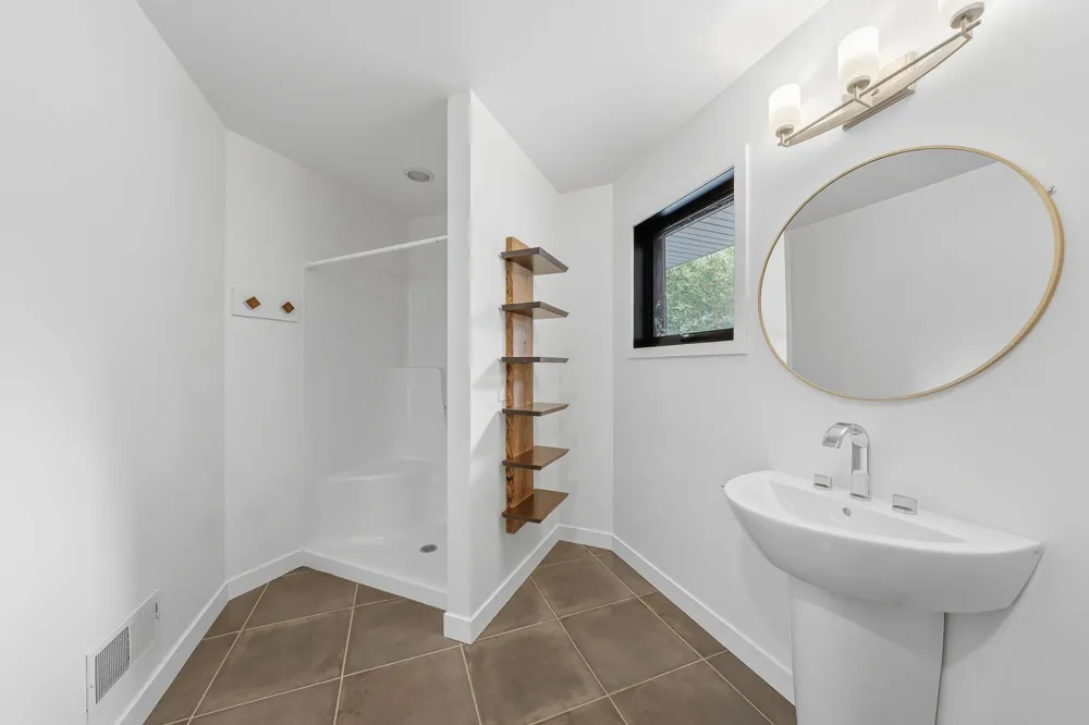 2246 Shelter Pointe Drive Kalamazoo City, MI 49008