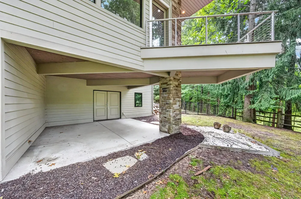 2246 Shelter Pointe Drive Kalamazoo City, MI 49008