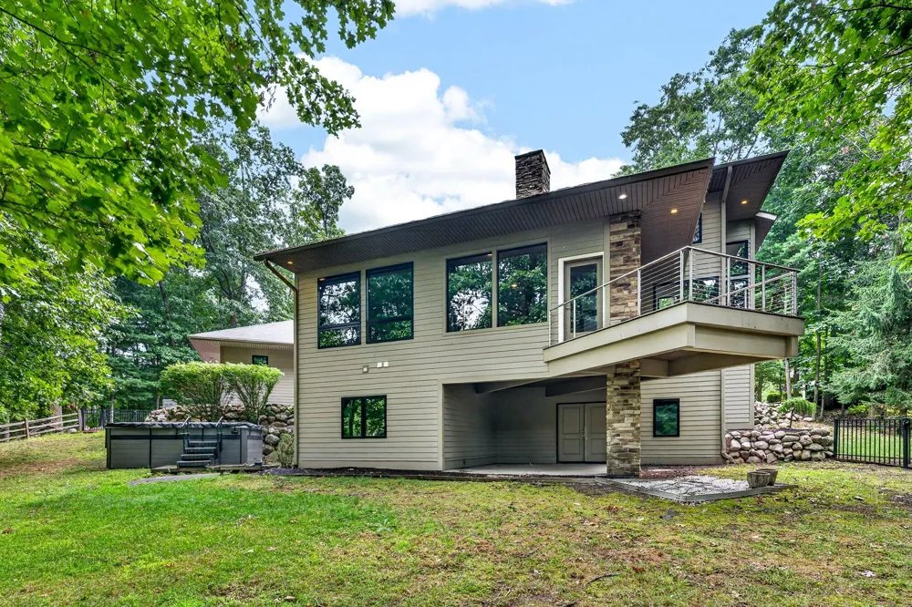 2246 Shelter Pointe Drive Kalamazoo City, MI 49008