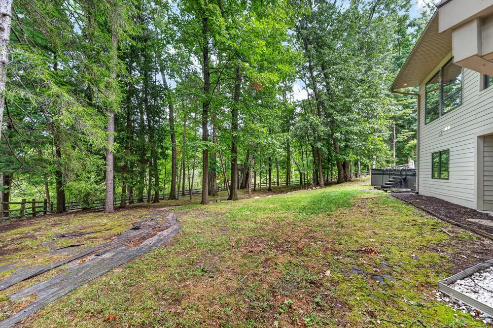 2246 Shelter Pointe Drive Kalamazoo City, MI 49008
