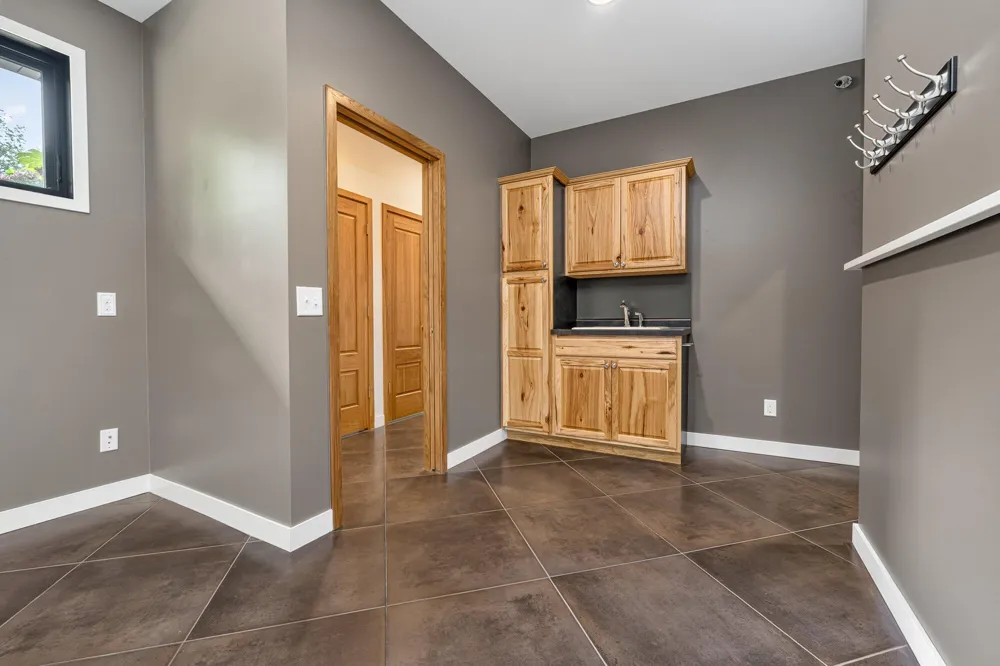 2246 Shelter Pointe Drive Kalamazoo City, MI 49008