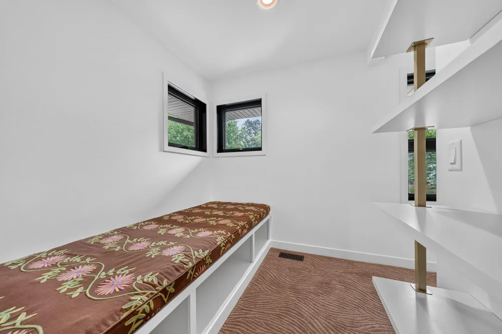 2246 Shelter Pointe Drive Kalamazoo City, MI 49008