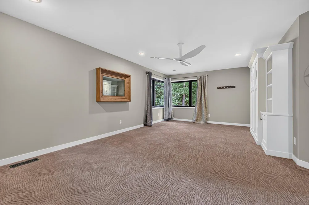 2246 Shelter Pointe Drive Kalamazoo City, MI 49008
