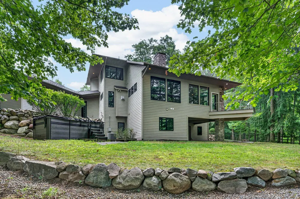 2246 Shelter Pointe Drive Kalamazoo City, MI 49008