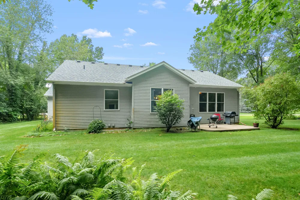 48655 Beulah Way Mattawan, MI 49071