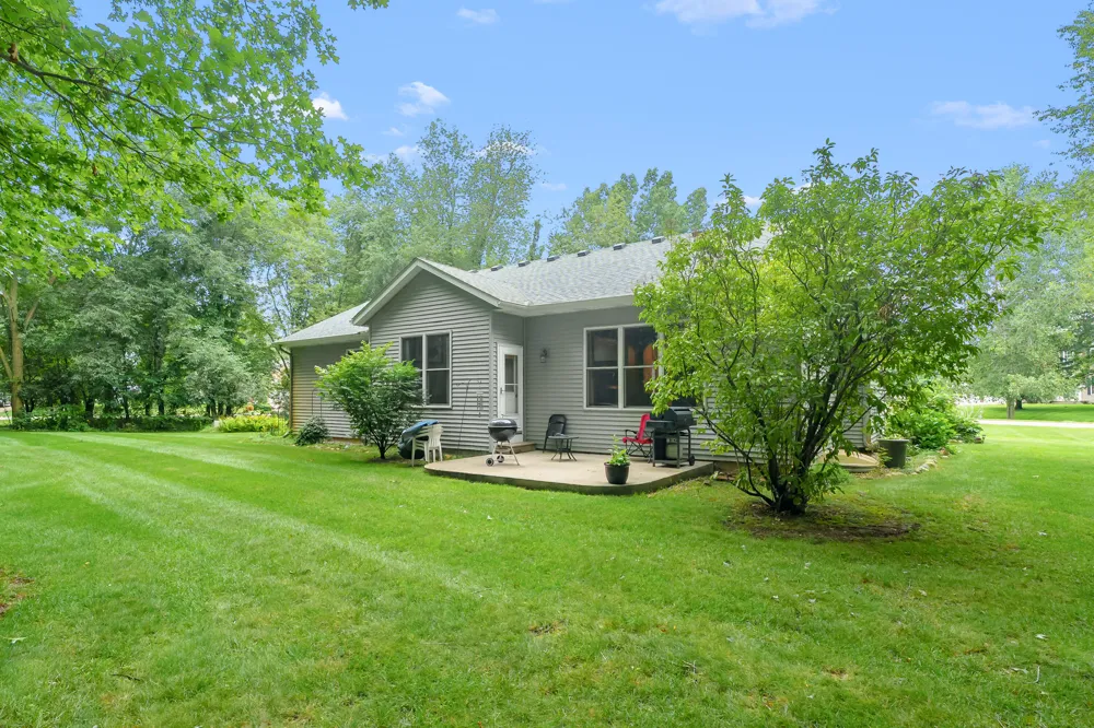 48655 Beulah Way Mattawan, MI 49071