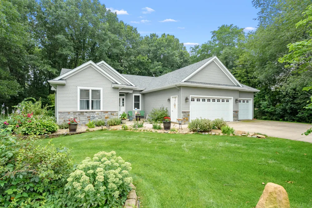 48655 Beulah Way Mattawan, MI 49071