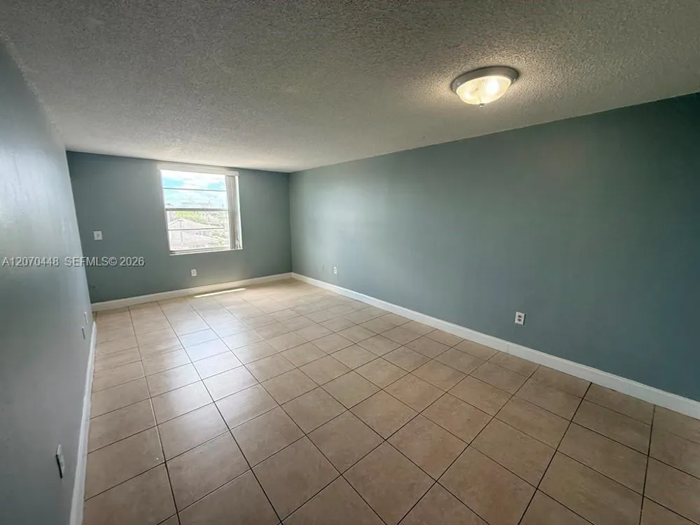 5775 W 20th Ave #402 Hialeah, FL 33012