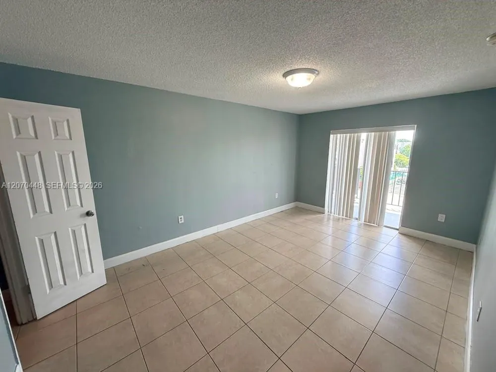5775 W 20th Ave #402 Hialeah, FL 33012