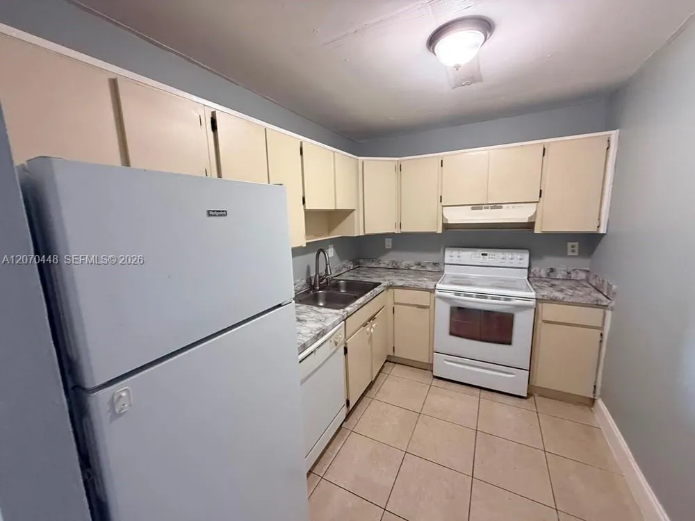 5775 W 20th Ave #402 Hialeah, FL 33012