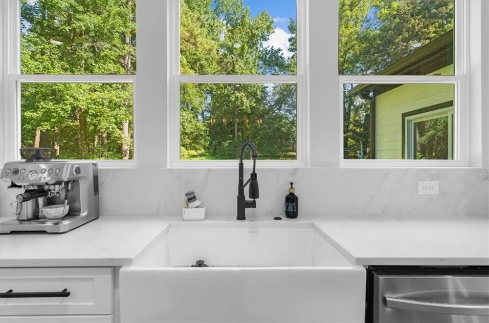 170 Lakeview Lane Fayetteville, GA 30214