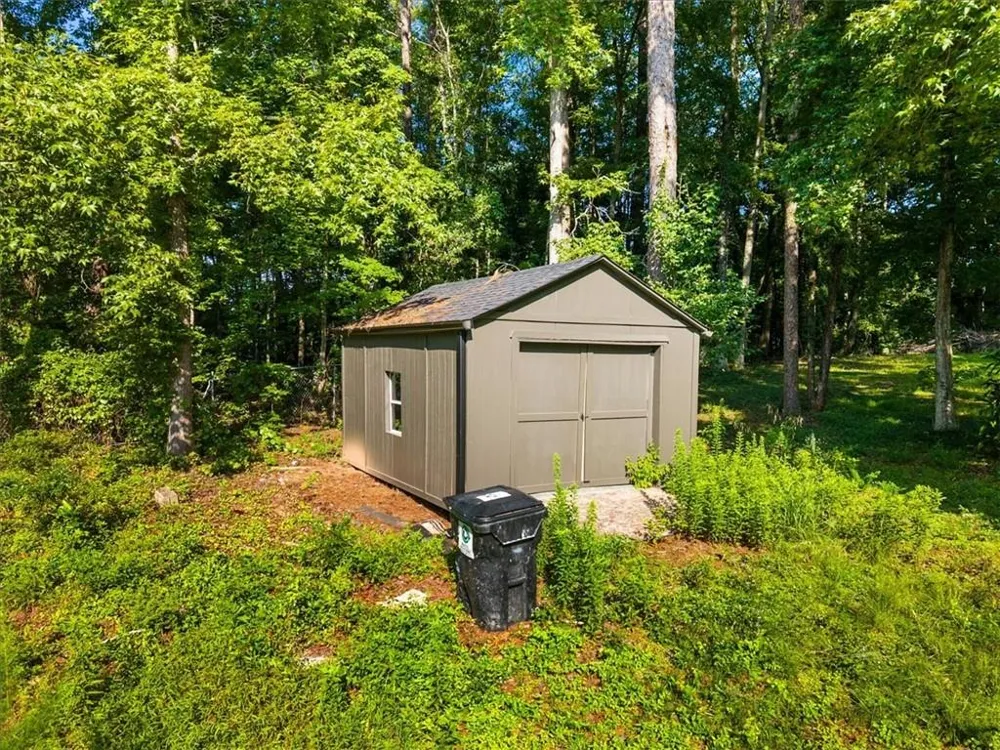 170 Lakeview Lane Fayetteville, GA 30214