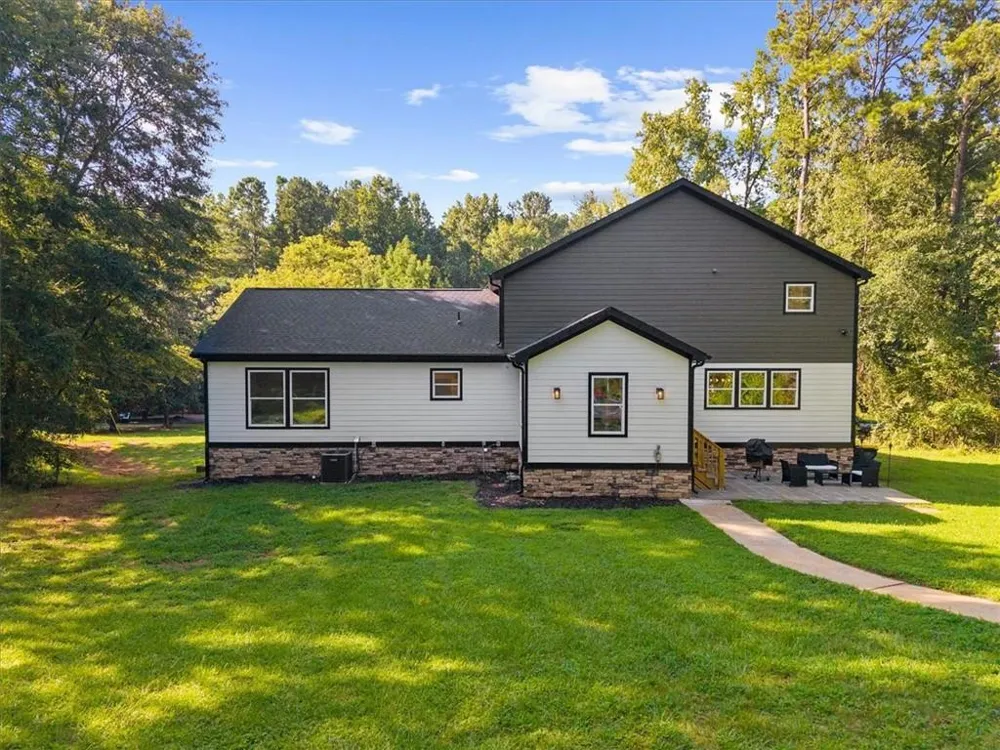 170 Lakeview Lane Fayetteville, GA 30214