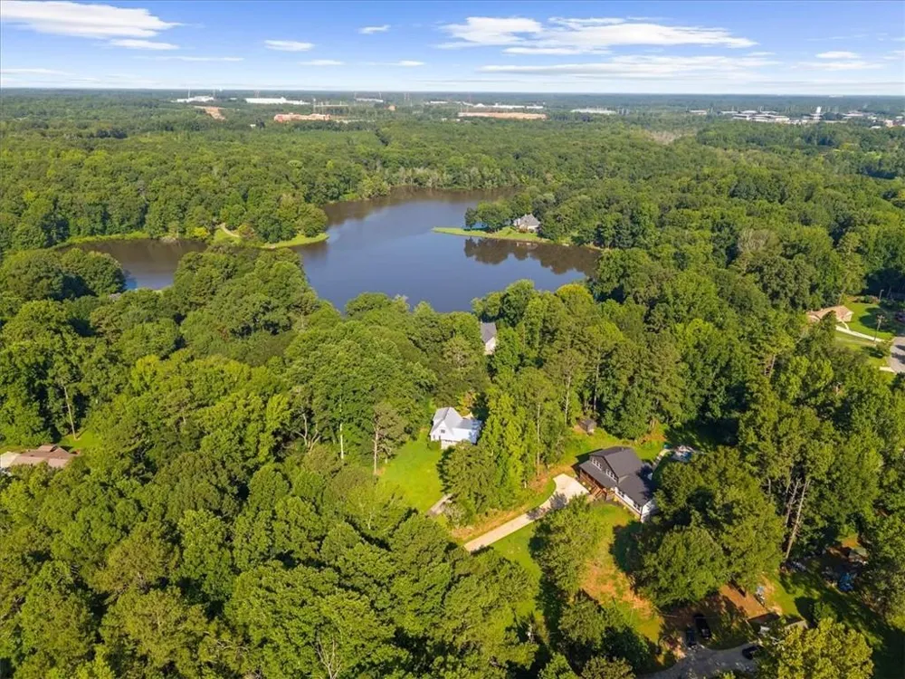 170 Lakeview Lane Fayetteville, GA 30214