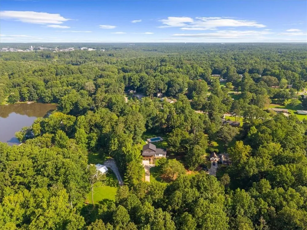 170 Lakeview Lane Fayetteville, GA 30214
