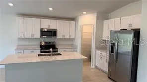 1629 TROPICAL OASIS AVENUE Plant City, FL 33565