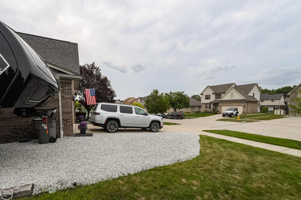 38315 Maple Drive Clinton Charter Township, MI 48038