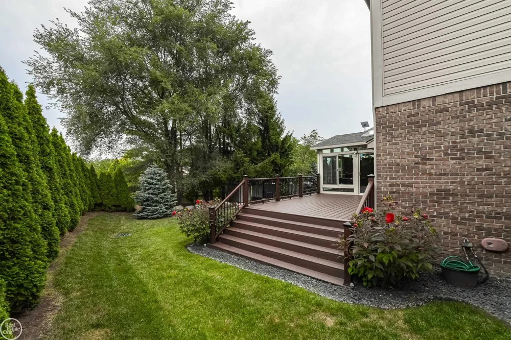 38315 Maple Drive Clinton Charter Township, MI 48038