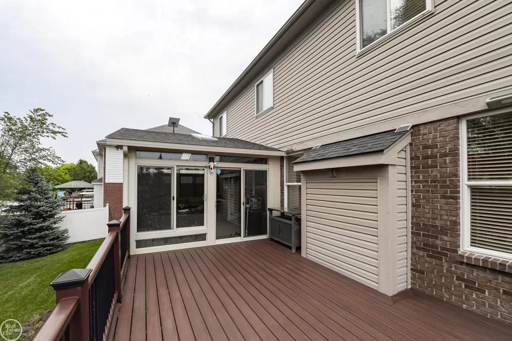 38315 Maple Drive Clinton Charter Township, MI 48038