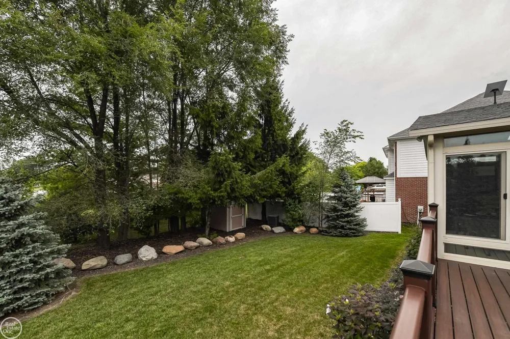 38315 Maple Drive Clinton Charter Township, MI 48038
