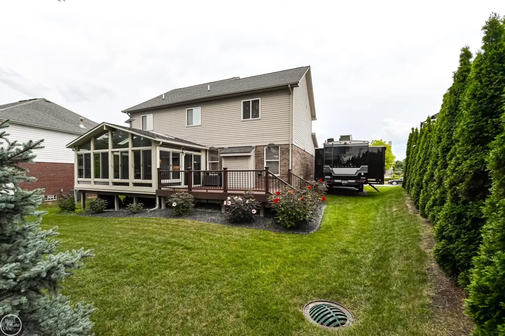 38315 Maple Drive Clinton Charter Township, MI 48038