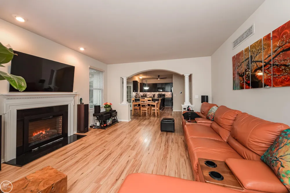 38315 Maple Drive Clinton Charter Township, MI 48038