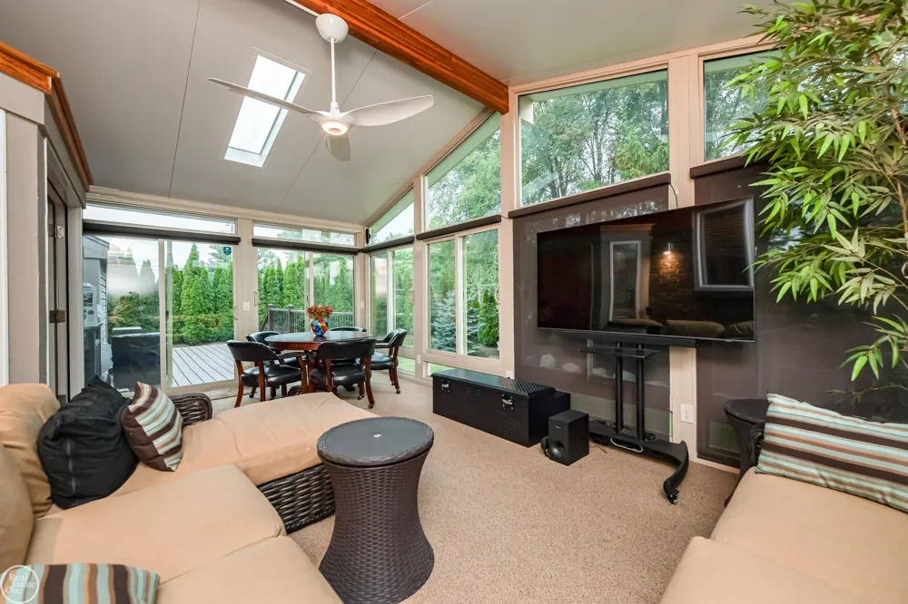 38315 Maple Drive Clinton Charter Township, MI 48038