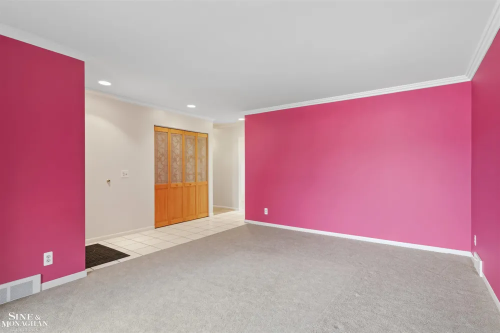 37936 Seaway Ct Court Harrison Charter Township, MI 48045