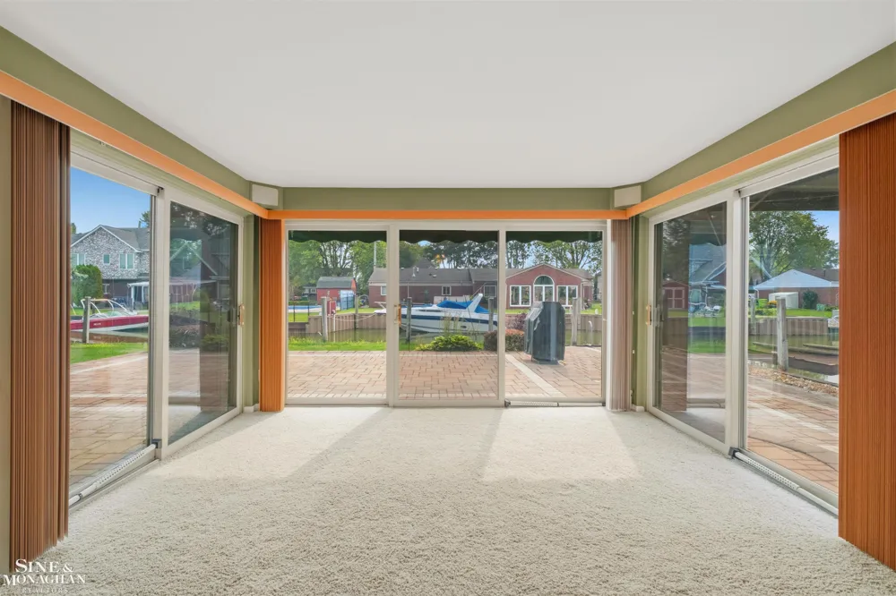 37936 Seaway Ct Court Harrison Charter Township, MI 48045