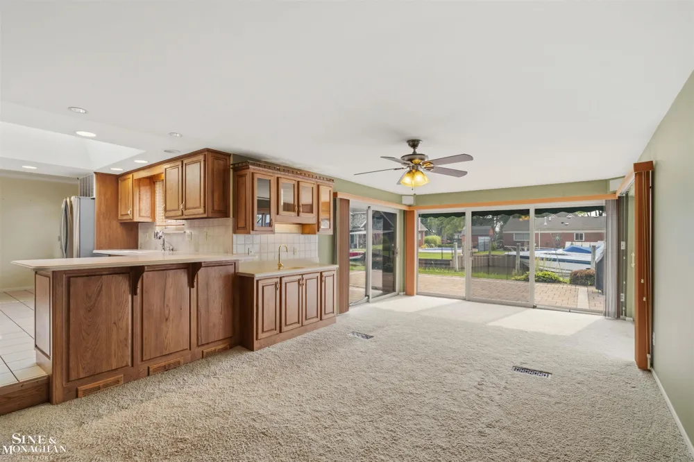 37936 Seaway Ct Court Harrison Charter Township, MI 48045
