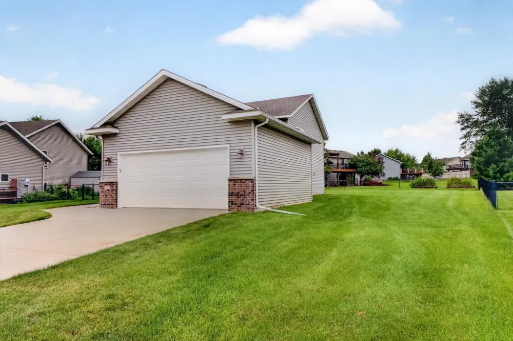 4569 Arctic Fox Road NW Rochester, MN 55901