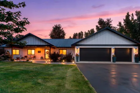 939 235th Street