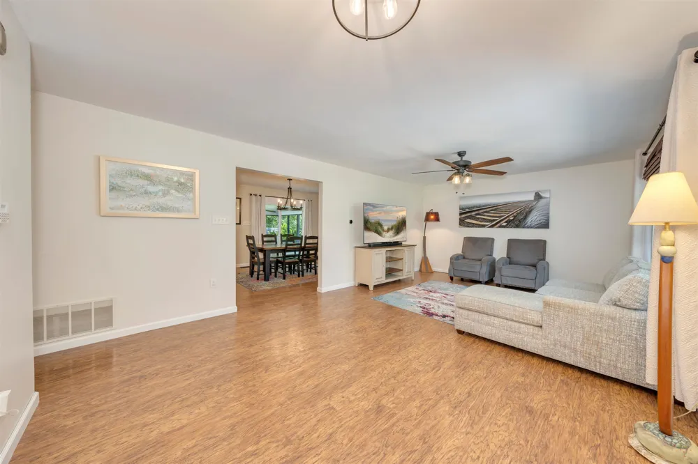 41 Stagecoach Road Cape May Court House, NJ 08210
