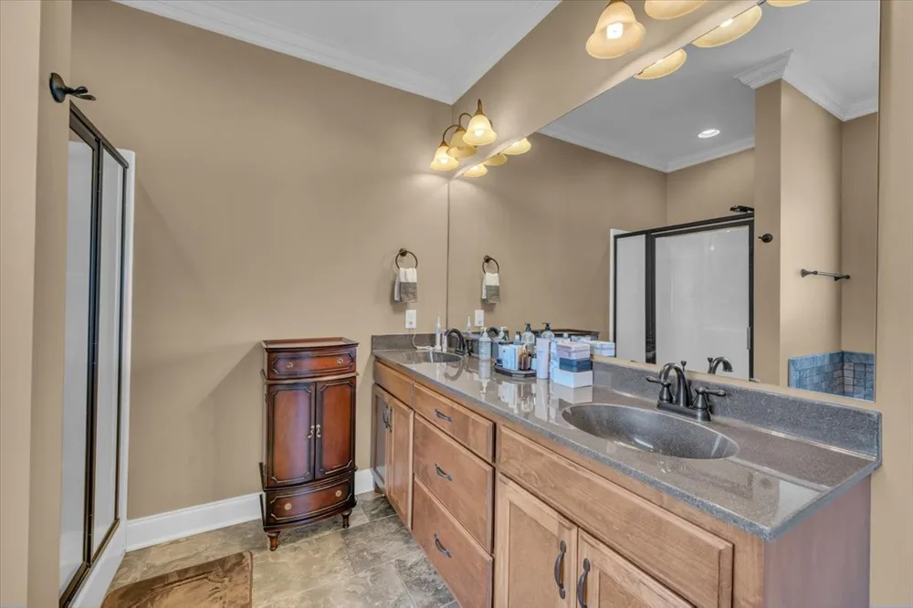 61 N Kensington Ct Manchester, TN 37355