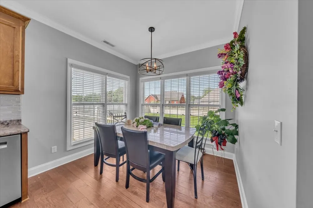 61 N Kensington Ct Manchester, TN 37355
