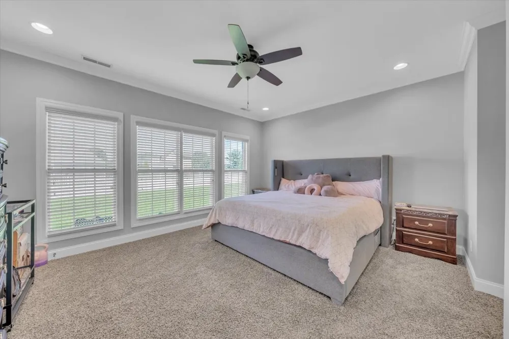 61 N Kensington Ct Manchester, TN 37355