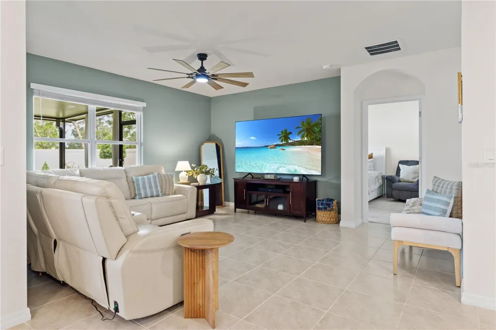 907 GUADALUPE Orange City, FL 32763