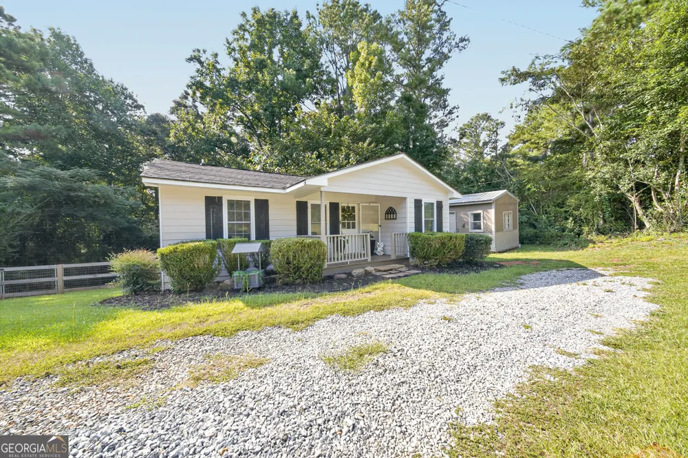 3914 Pine Lake RD West Point, GA 31833