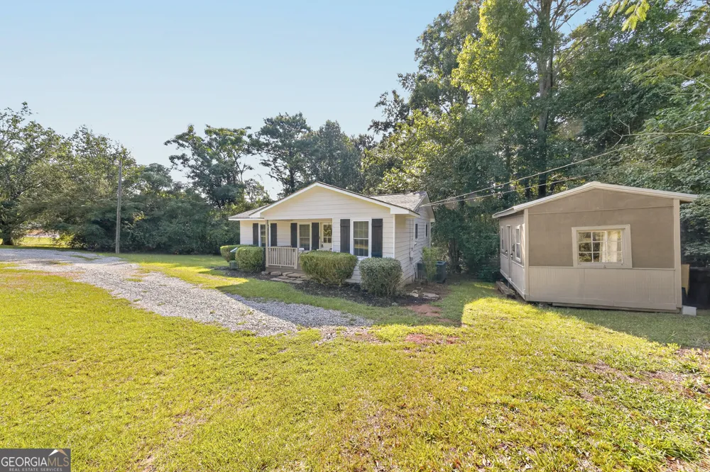 3914 Pine Lake RD West Point, GA 31833