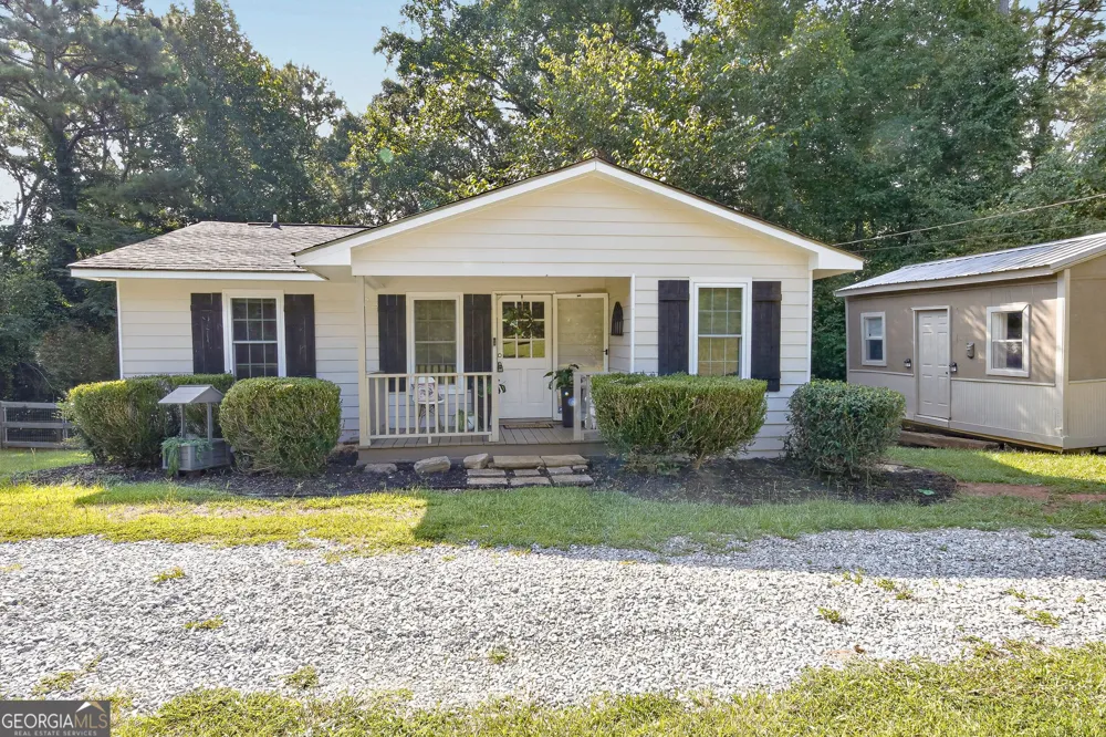 3914 Pine Lake RD West Point, GA 31833