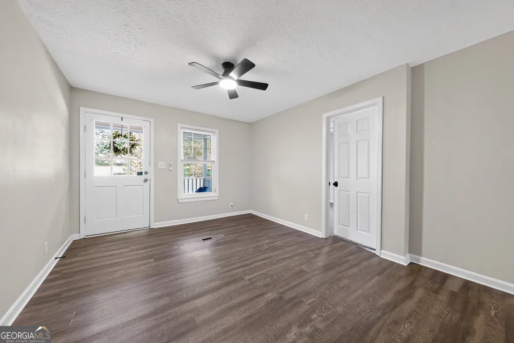 3914 Pine Lake RD West Point, GA 31833