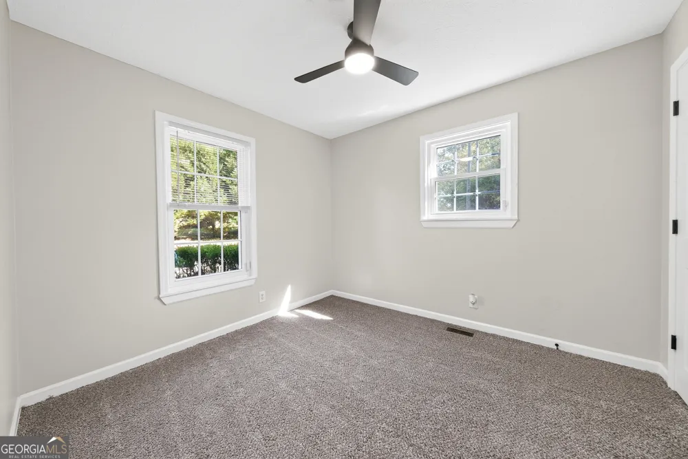 3914 Pine Lake RD West Point, GA 31833