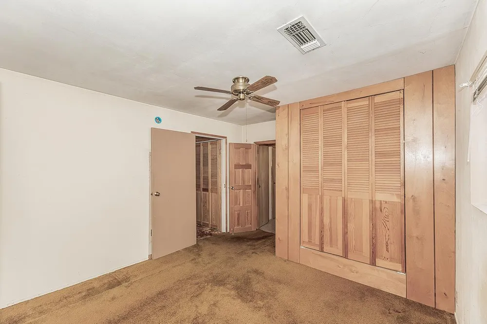 9016 E Dinuba Avenue Selma, CA 93662